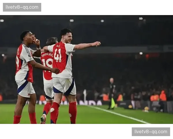 欧冠资格区争夺异常激烈 曼联维拉同分利物浦紧追不舍